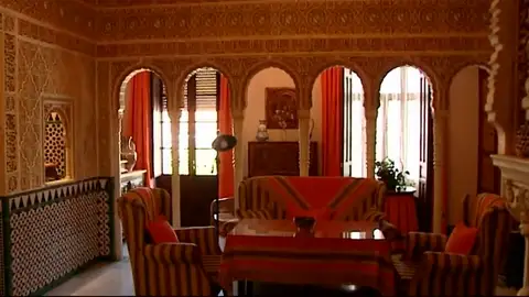 Una casa reproduce las estancias del la Alhambra de Granada Una casa reproduce las estancias del la Alhambra de Granada