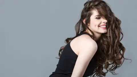 Mujer con melena Mujer con melena