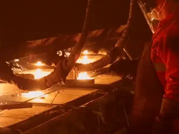Las grandes fábricas podrían tener que hacer paradas en su producción si el precio de la electricidad no baja Las grandes fábricas podrían tener que hacer paradas en su producción si el precio de la electricidad no baja