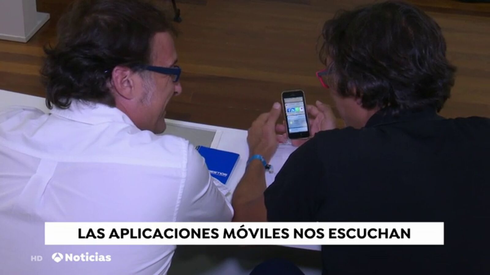 EXPERIMENTO: ¿Estamos vigilados? Comprobamos cómo nos ofrecen publicidad de un producto tras tener conversaciones telefónicas sobre él