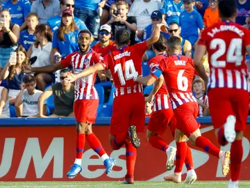 Lemar celebra su gol en el Coliseum Lemar celebra su gol en el Coliseum
