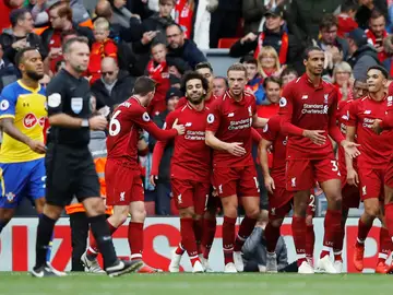 Los jugadores del Liverpool celebran un gol ante el Southampton Los jugadores del Liverpool celebran un gol ante el Southampton