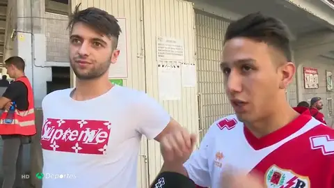 La afición del Rayo, temerosa tras la reapertura de Vallecas: "Hay una sensación de que el estadio vibra" La afición del Rayo, temerosa tras la reapertura de Vallecas: "Hay una sensación de que el estadio vibra"