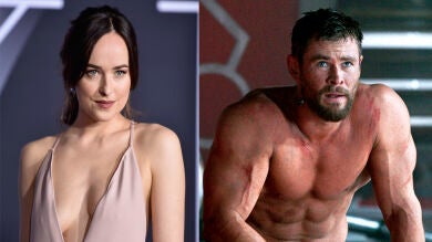 Dakota Johnson confiesa que no le quita los ojos de encima al cuerpazo de Chris Hemsworth