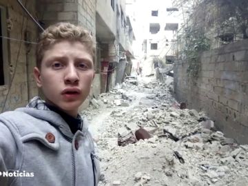 Un reportero sirio de 16 años muestra al mundo el horror de la guerra a través de las redes sociales 
