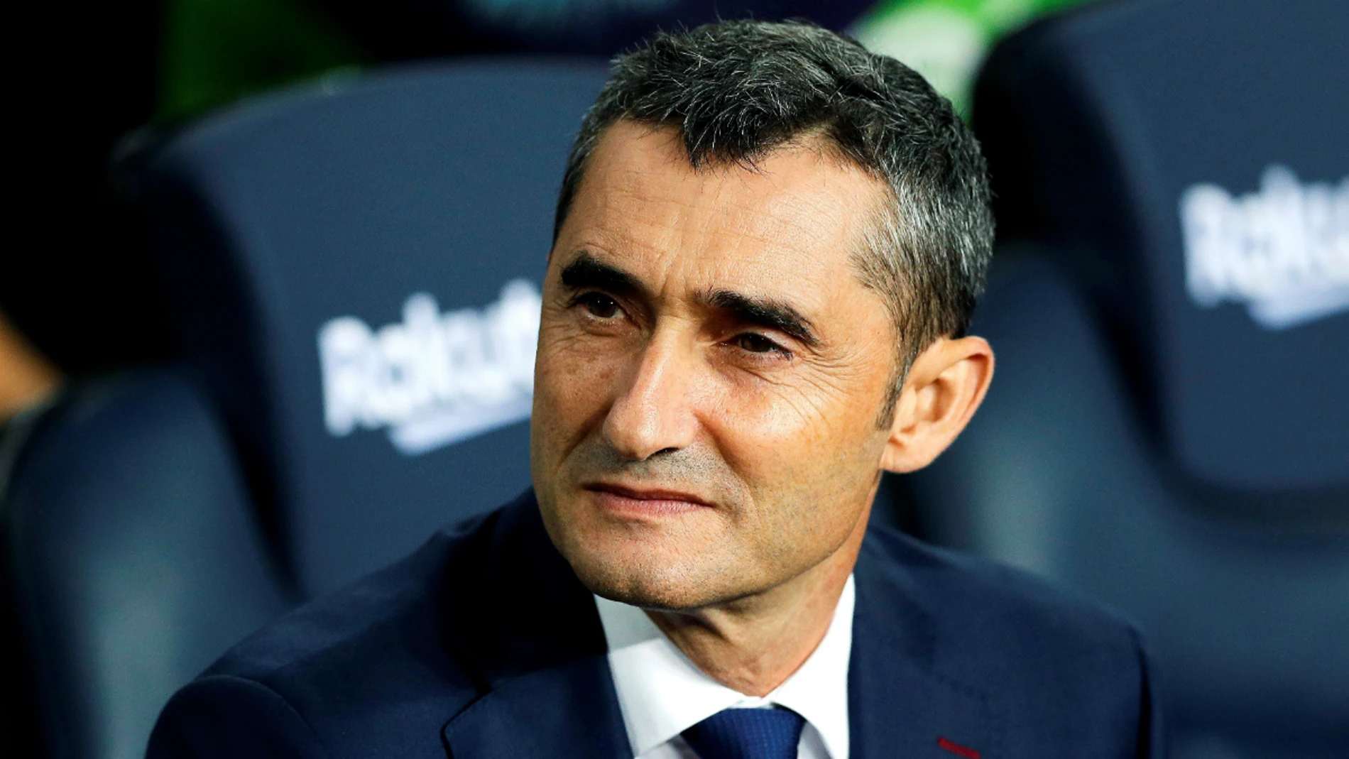 Ernesto Valverde, en el banquillo del Barcelona Ernesto Valverde, en el banquillo del Barcelona