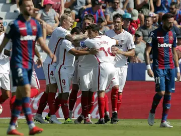 El Sevilla celebra un gol ante el Levante El Sevilla celebra un gol ante el Levante
