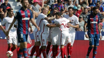 El Sevilla celebra un gol ante el Levante