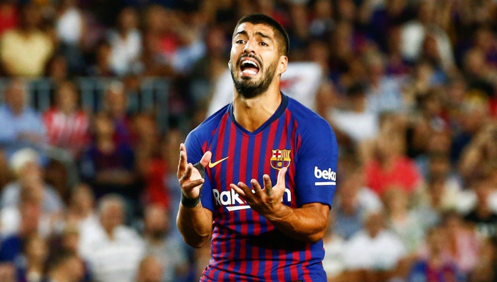 Luis Suárez protesta