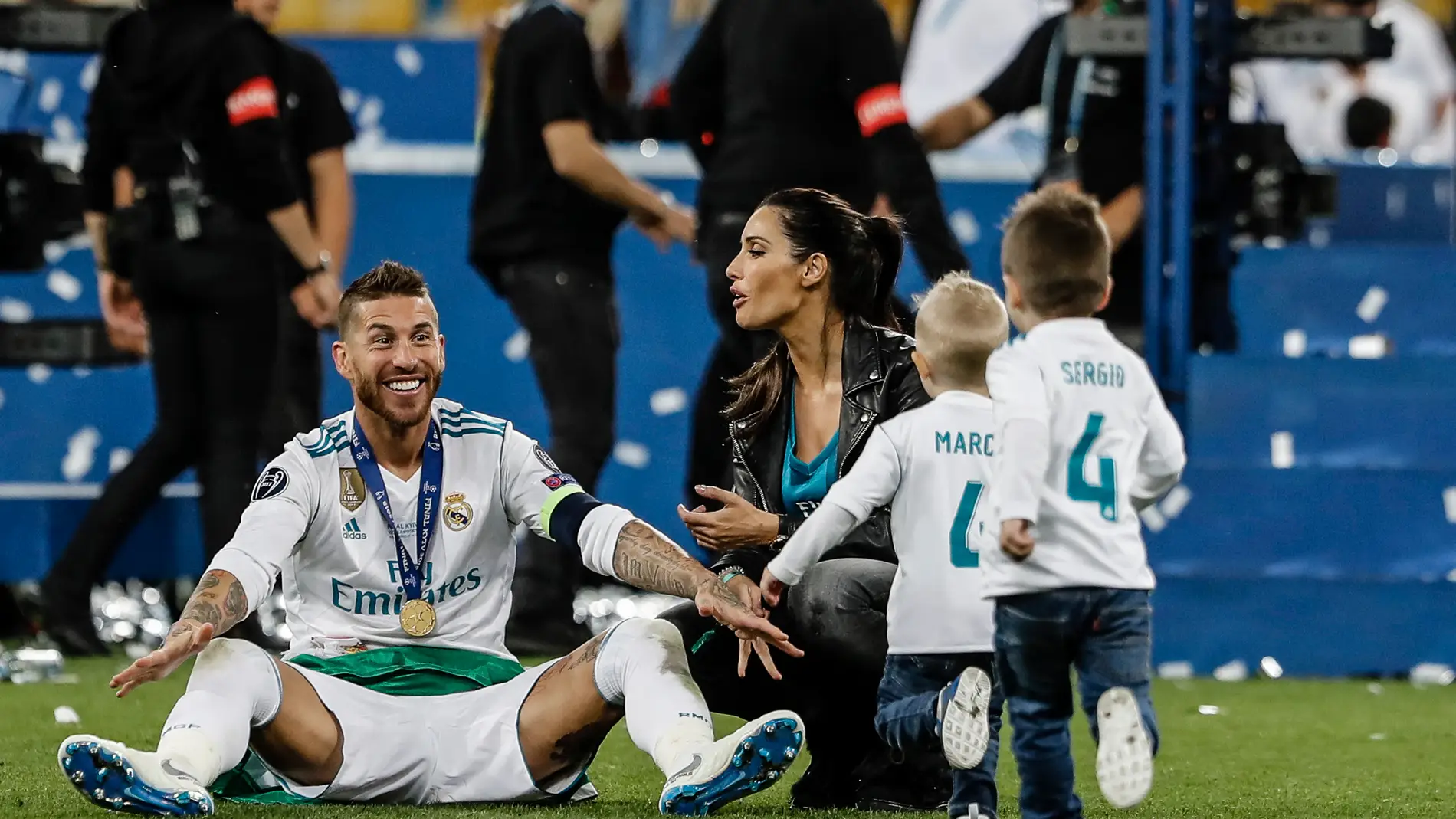 Pilar Rubio y Sergio Ramos con sus hijos