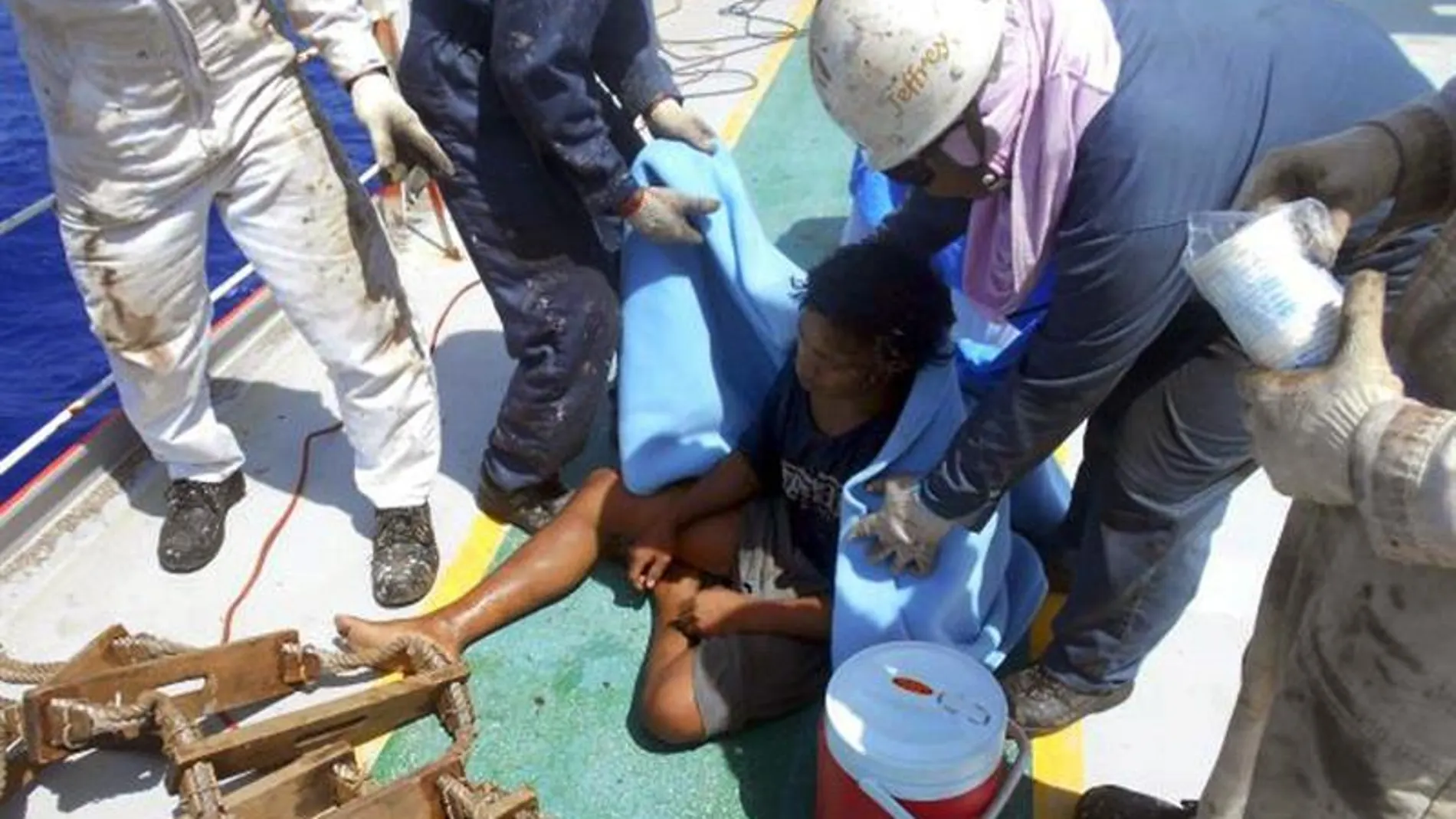 Joven indonesio que ha sobrevivido 48 días a la deriva en alta mar Joven indonesio que ha sobrevivido 48 días a la deriva en alta mar