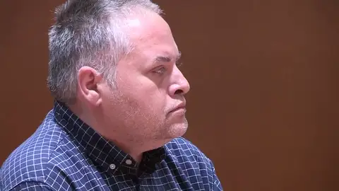 Comienza el juicio contra el hombre acusado de asesinar a su hijo con una pala en Galicia Comienza el juicio contra el hombre acusado de asesinar a su hijo con una pala en Galicia