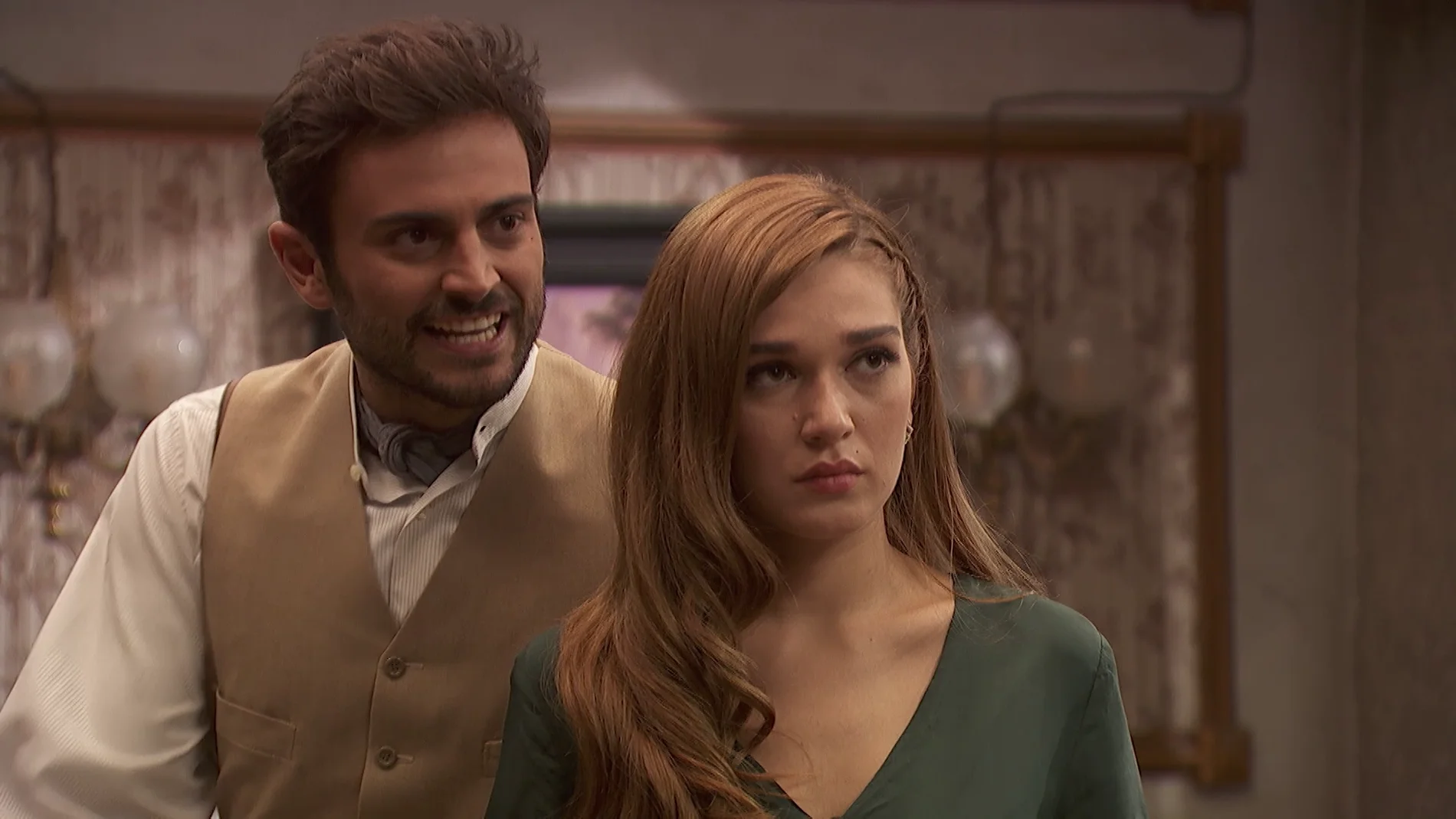 Julieta y Saúl piden ayuda a Prudencio para saber qué traman Gonzalo y Fernando
