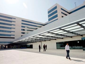 Vista general del nuevo Hospital La Fe de Valencia, donde fueron trasladados los dos niños