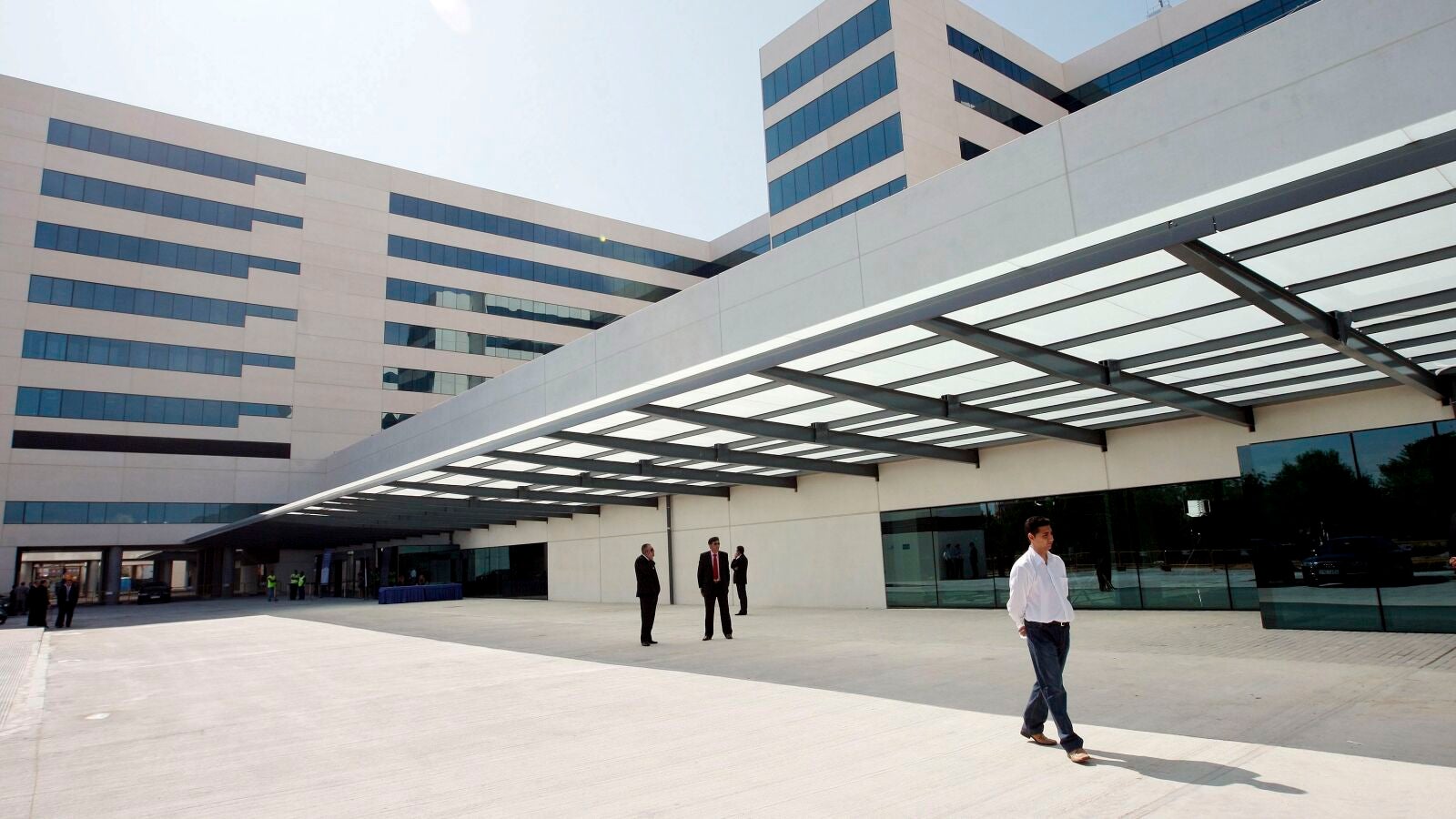 Urgencias saturadas en los hospitales valencianos: el personal está “al límite de sus fuerzas”