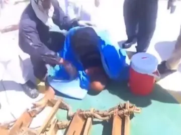 Rescatan a un joven indonesio tras 49 días a la deriva en el mar Rescatan a un joven indonesio tras 49 días a la deriva en el mar