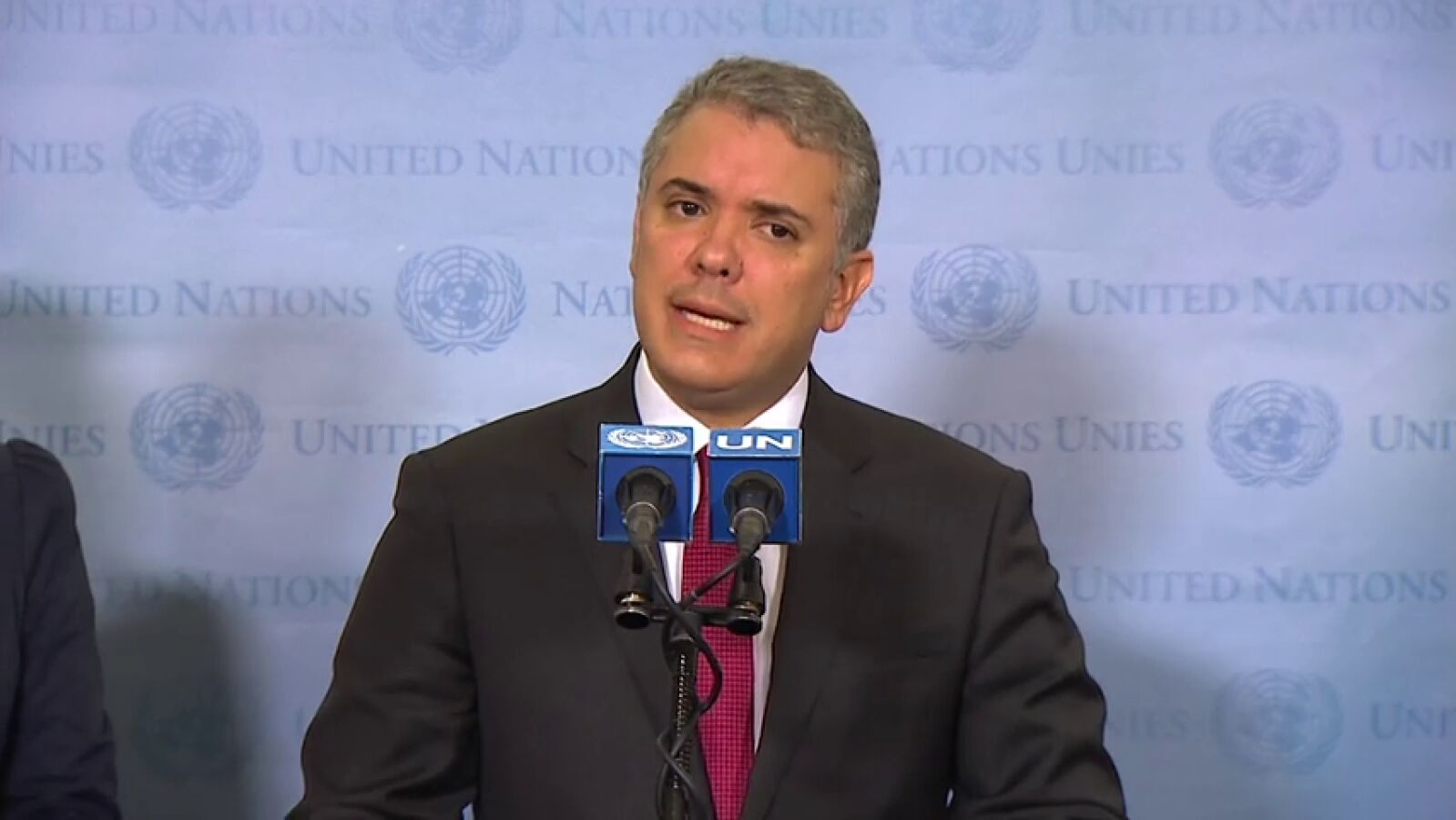 Presidente colombiano pide un 
