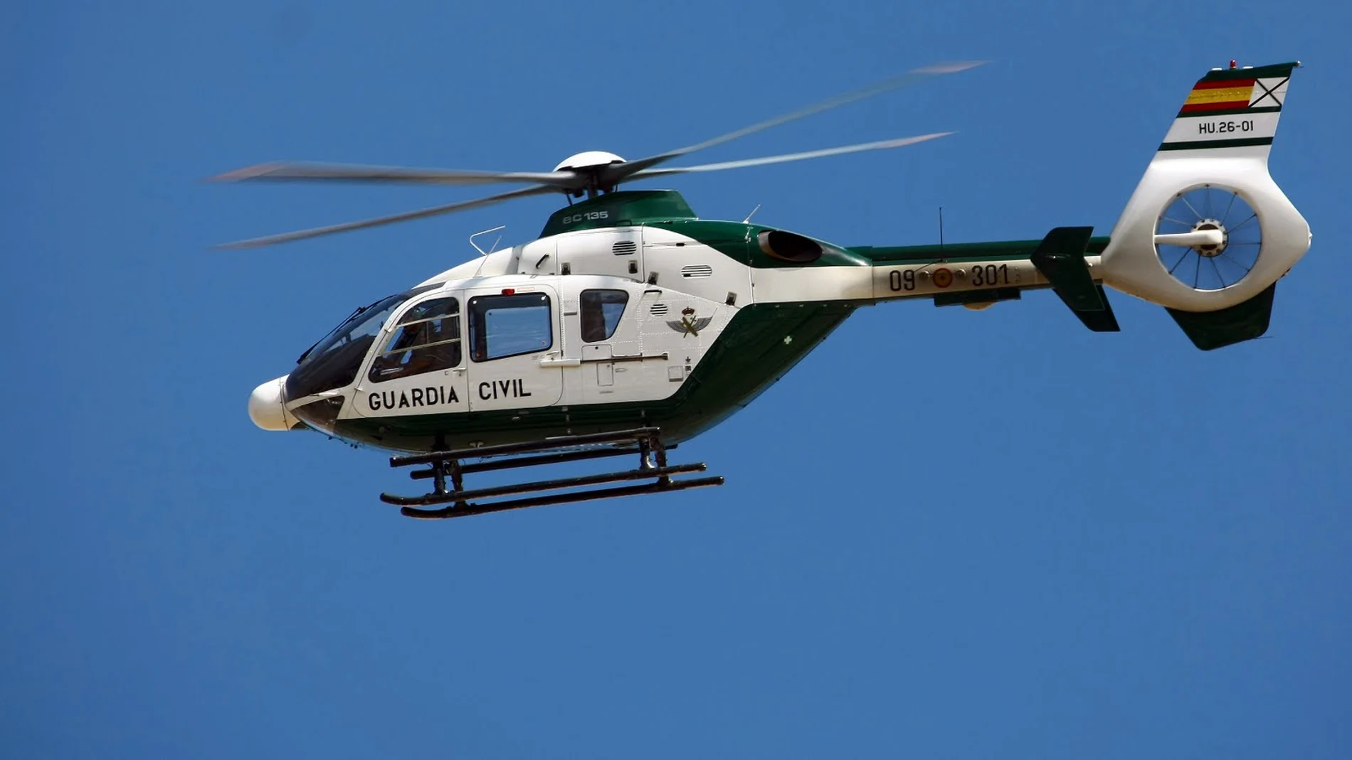 Fotografía de archivo de un helicóptero de la Guardia Civil Fotografía de archivo de un helicóptero de la Guardia Civil