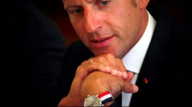 Macron pone una tienda para financiar las obras del Elíseo