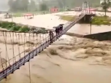 Las lluvias monzónicas provocan grandes inundaciones en la India Las lluvias monzónicas provocan grandes inundaciones en la India