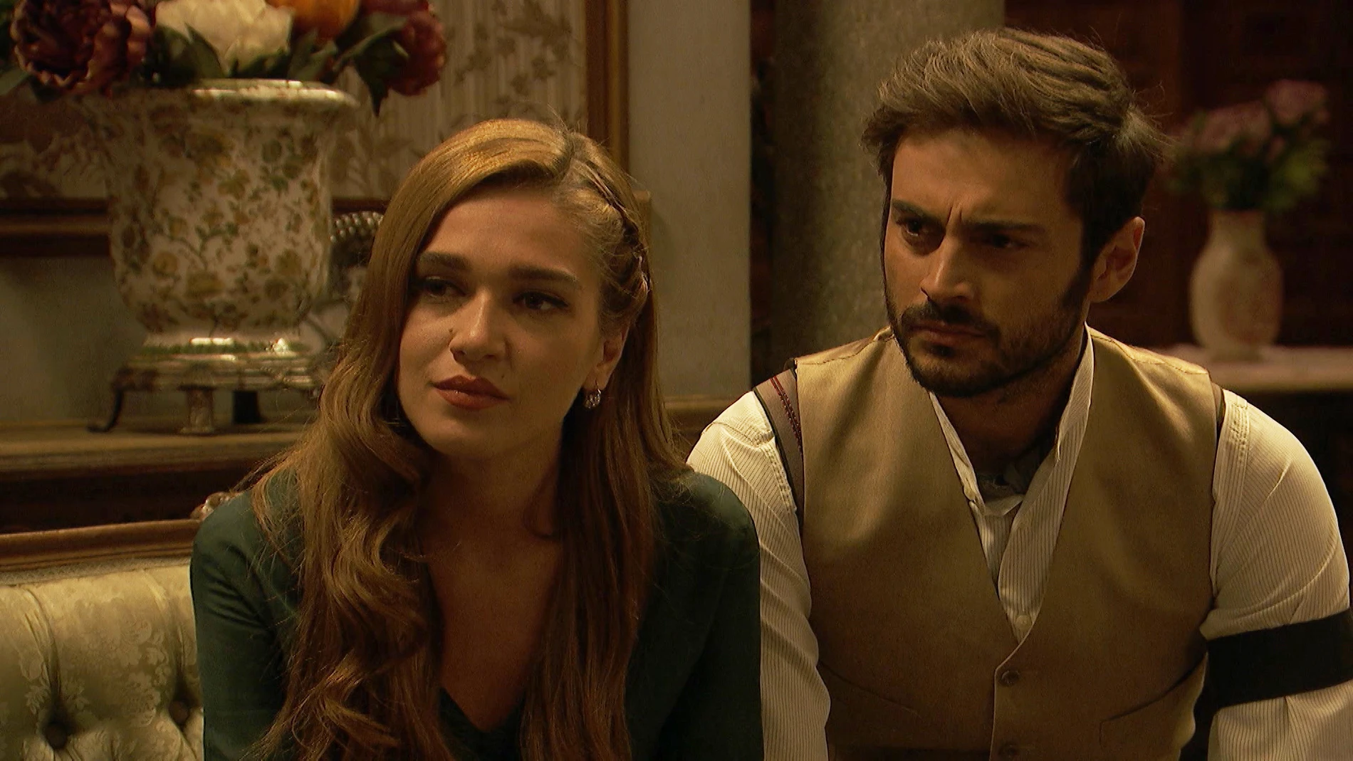 Julieta y Saúl no confían en Prudencio y piensan que puede estar del lado de Francisco