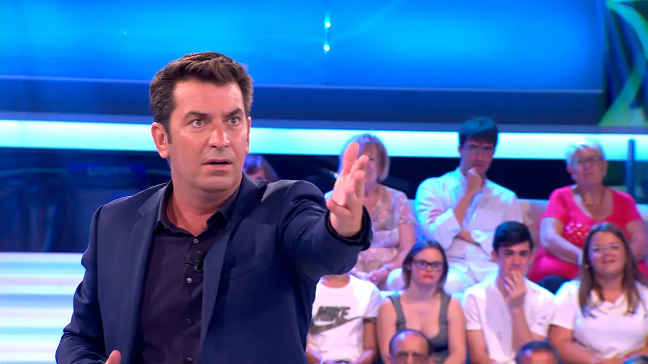 Arturo Valls ve doble en '¡Ahora Caigo!'