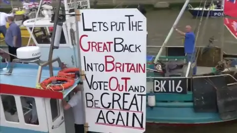 Los diputados reclaman a Theresa May que cumpla con las condiciones de su organismo. Los diputados reclaman a Theresa May que cumpla con las condiciones de su organismo.