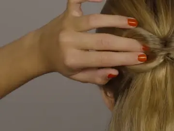 Como hacerte un recogido con forma de lazo Como hacerte un recogido con forma de lazo