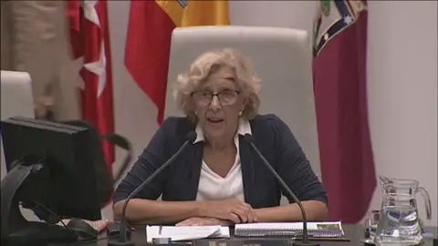 Manuela Carmena en el Pleno del Estado: "Gracias a cada uno de vosotros por la consideración y el cariño. Me habéis emocionado". Manuela Carmena en el Pleno del Estado: "Gracias a cada uno de vosotros por la consideración y el cariño. Me habéis emocionado".