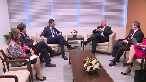Sánchez acepta la invitación de Miguel Díaz Canel y visitará oficialmente Cuba "lo antes posible" Sánchez acepta la invitación de Miguel Díaz Canel y visitará oficialmente Cuba "lo antes posible"
