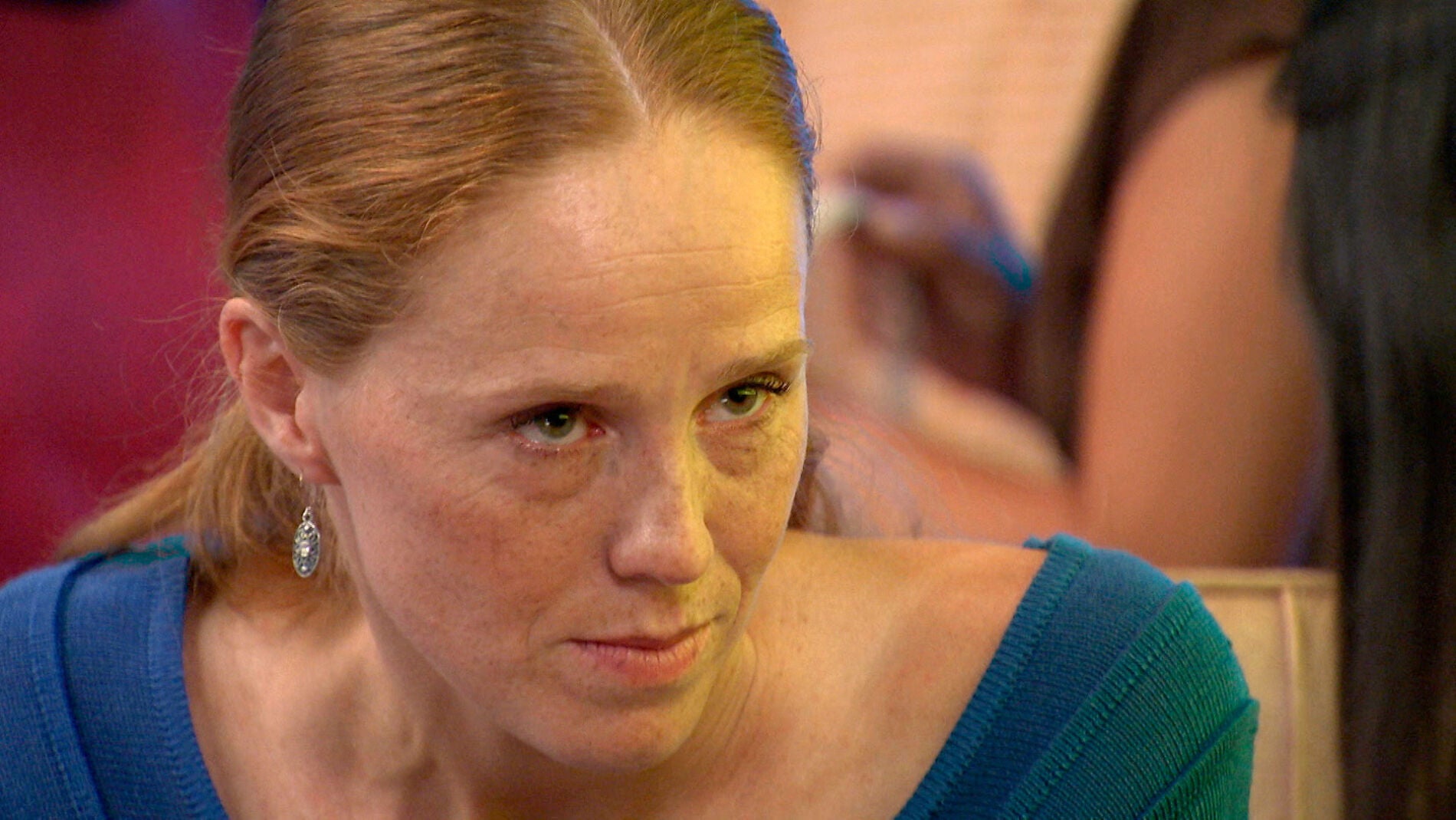 Ana comienza su venganza cambiando de identidad