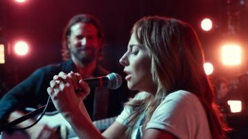 Lady Gaga y Bradley Cooper en 'Ha nacido una estrella'