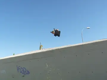 Un joven de 17 años muere haciendo parkour en Madrid Un joven de 17 años muere haciendo parkour en Madrid