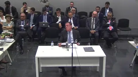 Exdirectivo Banco Valencia niega trato de favor a socios: "Los vi cabrearse" Exdirectivo Banco Valencia niega trato de favor a socios: "Los vi cabrearse"