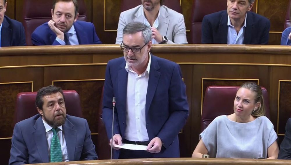 Villegas: "Seguro que el señor Sánchez puede aguantar subido en el helicóptero oficial, pero los españoles no les aguantan más"