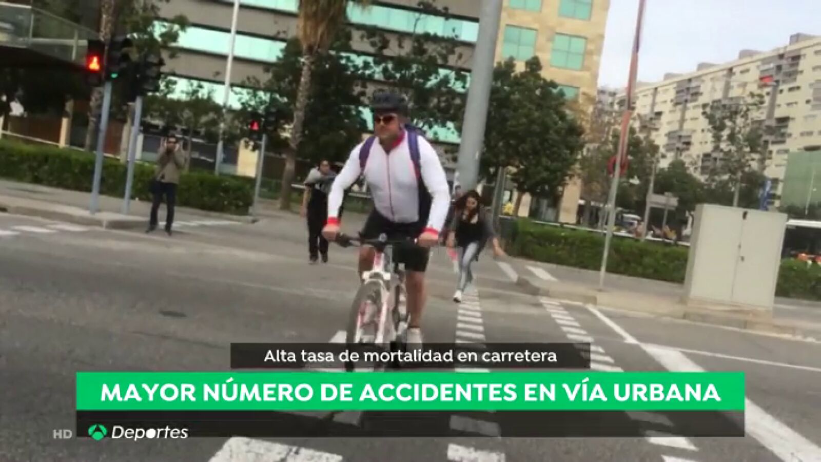 Las imprudencias de los ciclistas que denuncian los conductores: saltarse pasos de peatones, circular en pelotón...