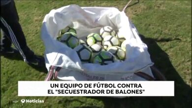 Un equipo de fútbol pierde más de 700 euros porque un vecino se quedaba con sus balones