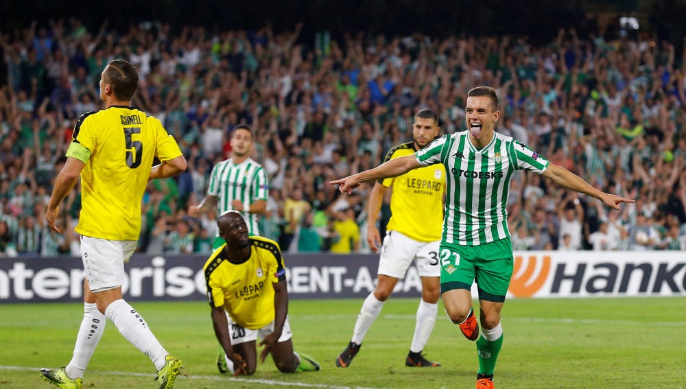Lo Celso celebra su gol con el Betis en el Villamarín