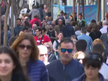 60 millones de españoles en 2050, gracias a la llegada de 8 millones de inmigrantes y la natalidad 60 millones de españoles en 2050, gracias a la llegada de 8 millones de inmigrantes y la natalidad
