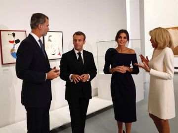 Los reyes visitan junto a Macron y su mujer un museo en París