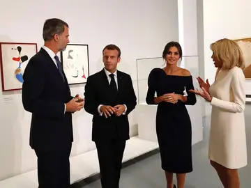 Los reyes visitan junto a Macron y su mujer un museo en París Los reyes visitan junto a Macron y su mujer un museo en París