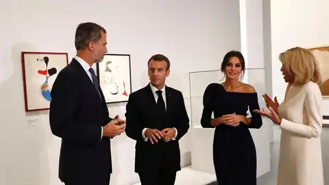 Los reyes visitan junto a Macron y su mujer un museo en París Los reyes visitan junto a Macron y su mujer un museo en París