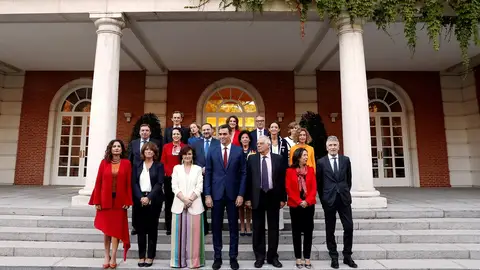 Foto de familia del gobierno de Sánchez Foto de familia del gobierno de Sánchez