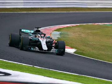 Lewis Hamilton pilota su Mercedes en Suzuka Lewis Hamilton pilota su Mercedes en Suzuka