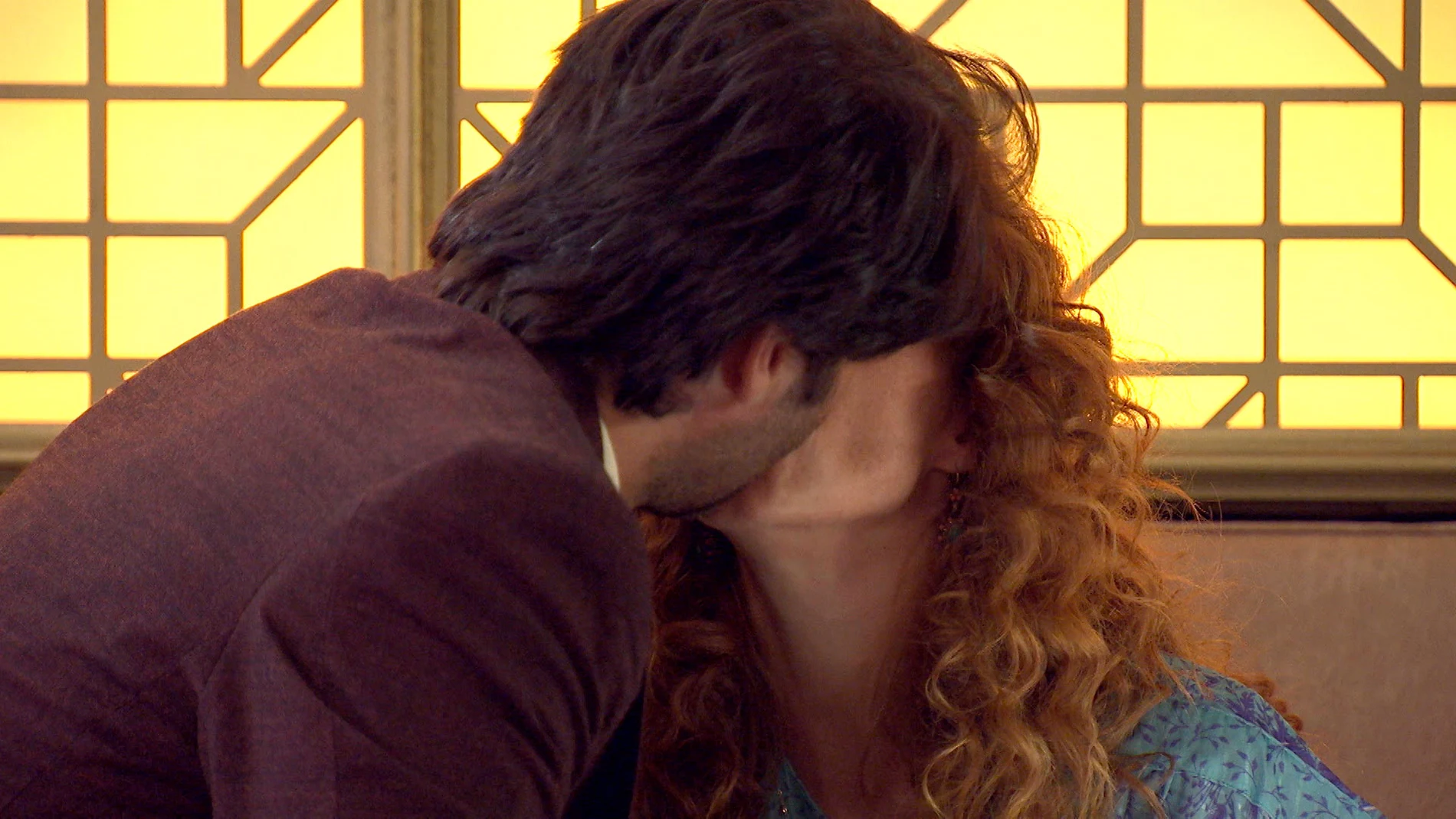Natalia estropea su cita con Gabriel por un beso