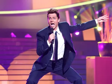 Jordi Coll enamora en la piel de Luis Miguel interpretando 'Será que no me amas' Jordi Coll enamora en la piel de Luis Miguel interpretando 'Será que no me amas'