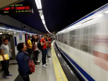 Imagen de una estación de Metro Imagen de una estación de Metro