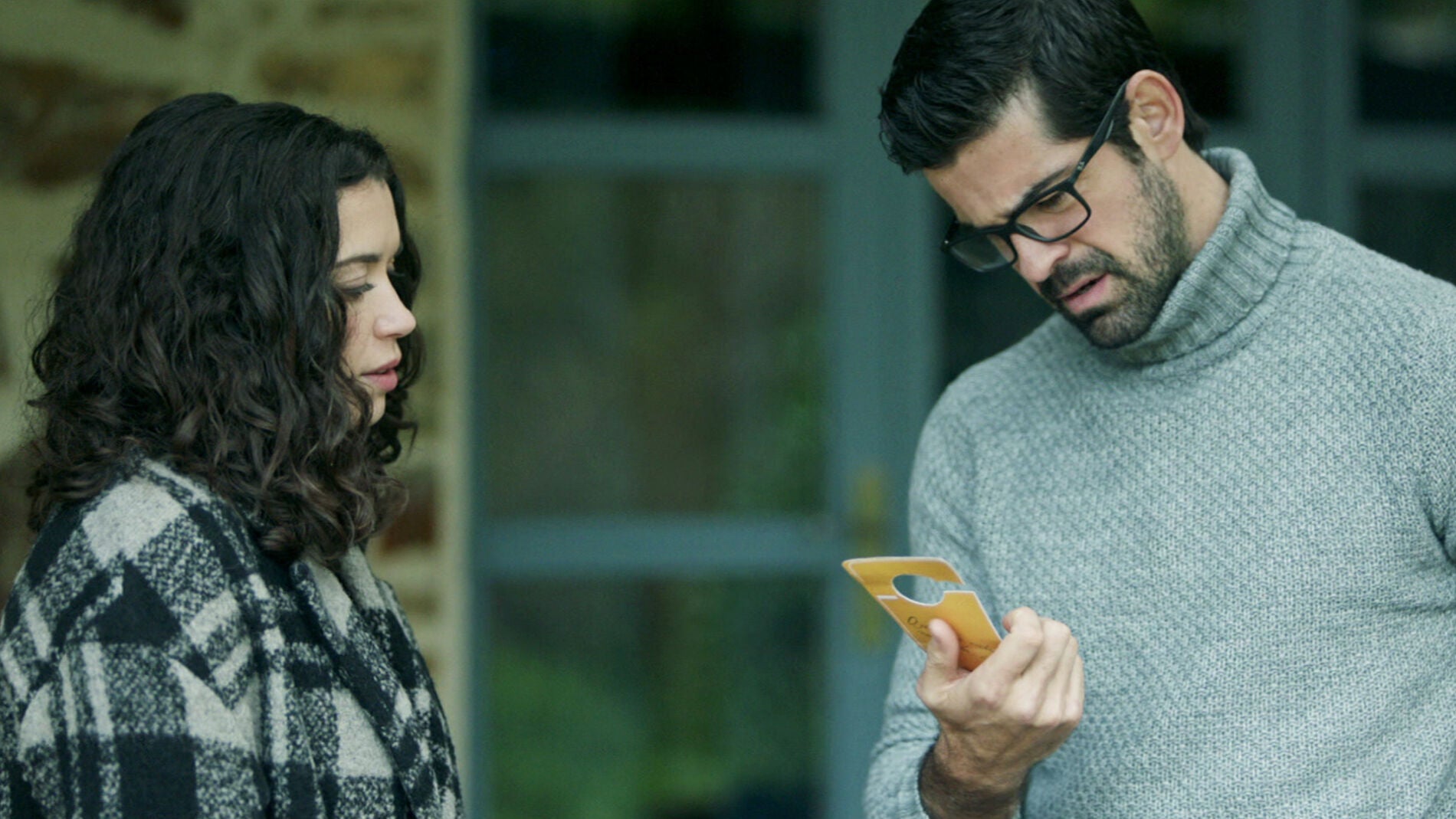 Un libro de Anne esconder&aacute; una prueba que sorprender&aacute; a Jon 