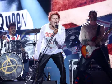 José Corbacho nos contagia la energía como Sex Pistols en ‘God save the Queen’ José Corbacho nos contagia la energía como Sex Pistols en ‘God save the Queen’