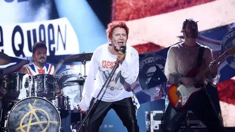 José Corbacho nos contagia la energía como Sex Pistols en ‘God save the Queen’ José Corbacho nos contagia la energía como Sex Pistols en ‘God save the Queen’